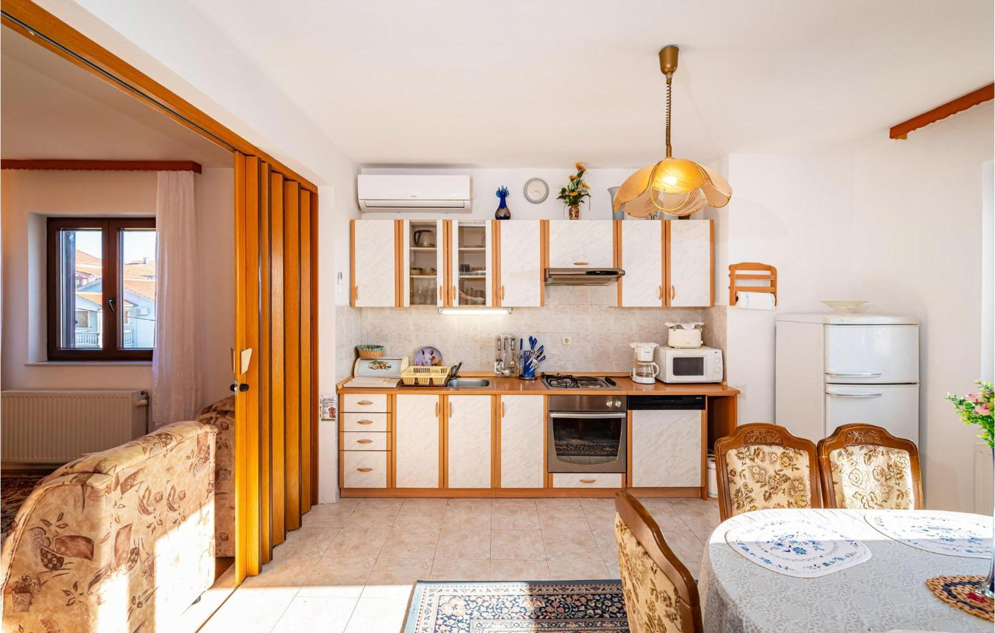 2 Bedroom Cozy Apartment In Задар Екстер'єр фото