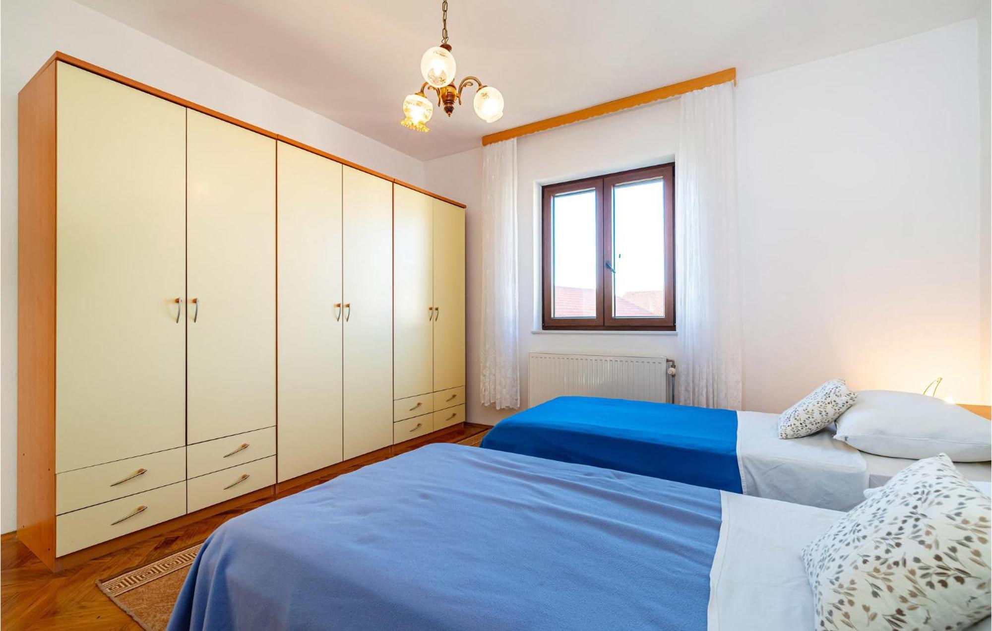 2 Bedroom Cozy Apartment In Задар Екстер'єр фото