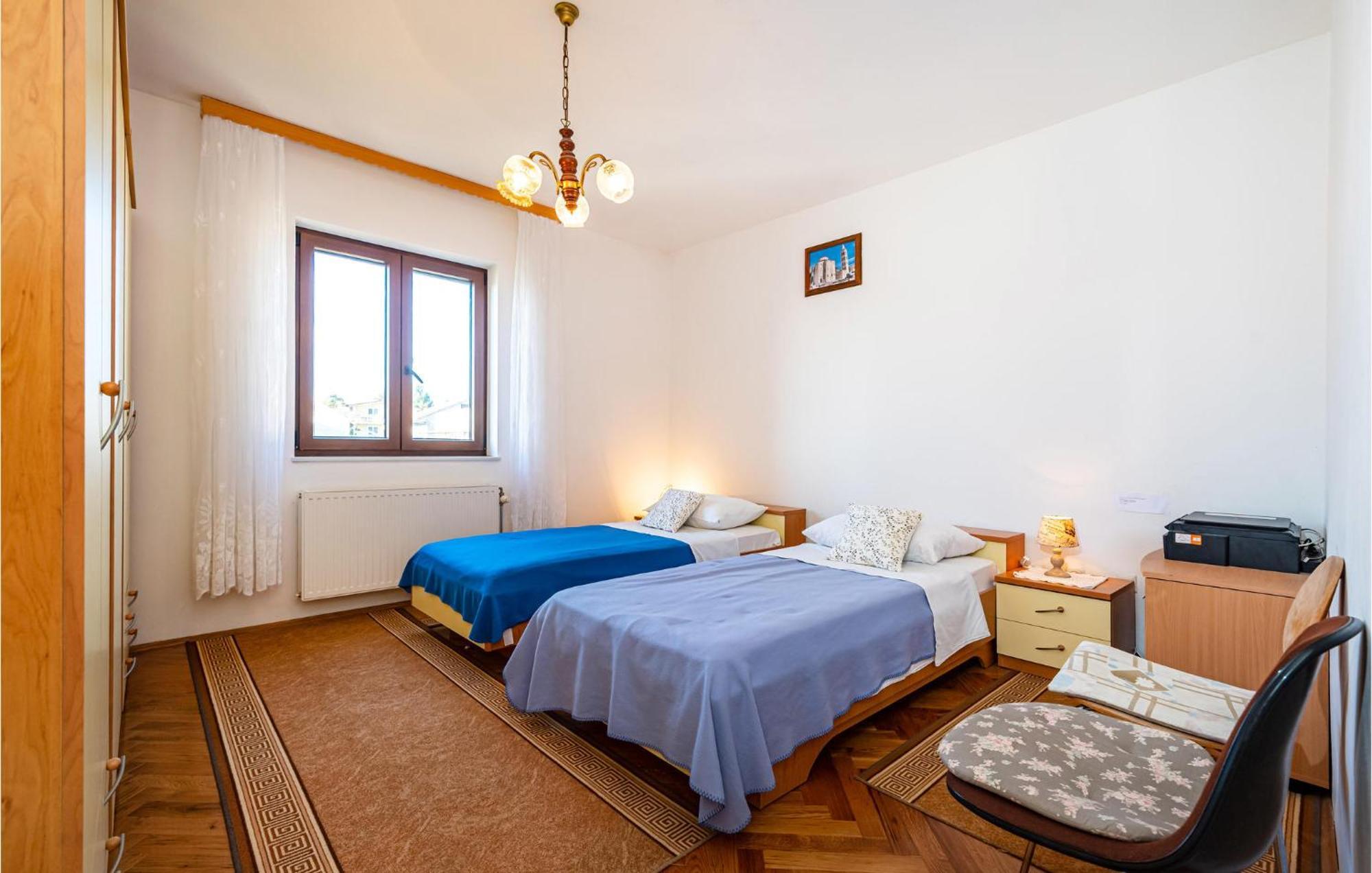 2 Bedroom Cozy Apartment In Задар Екстер'єр фото