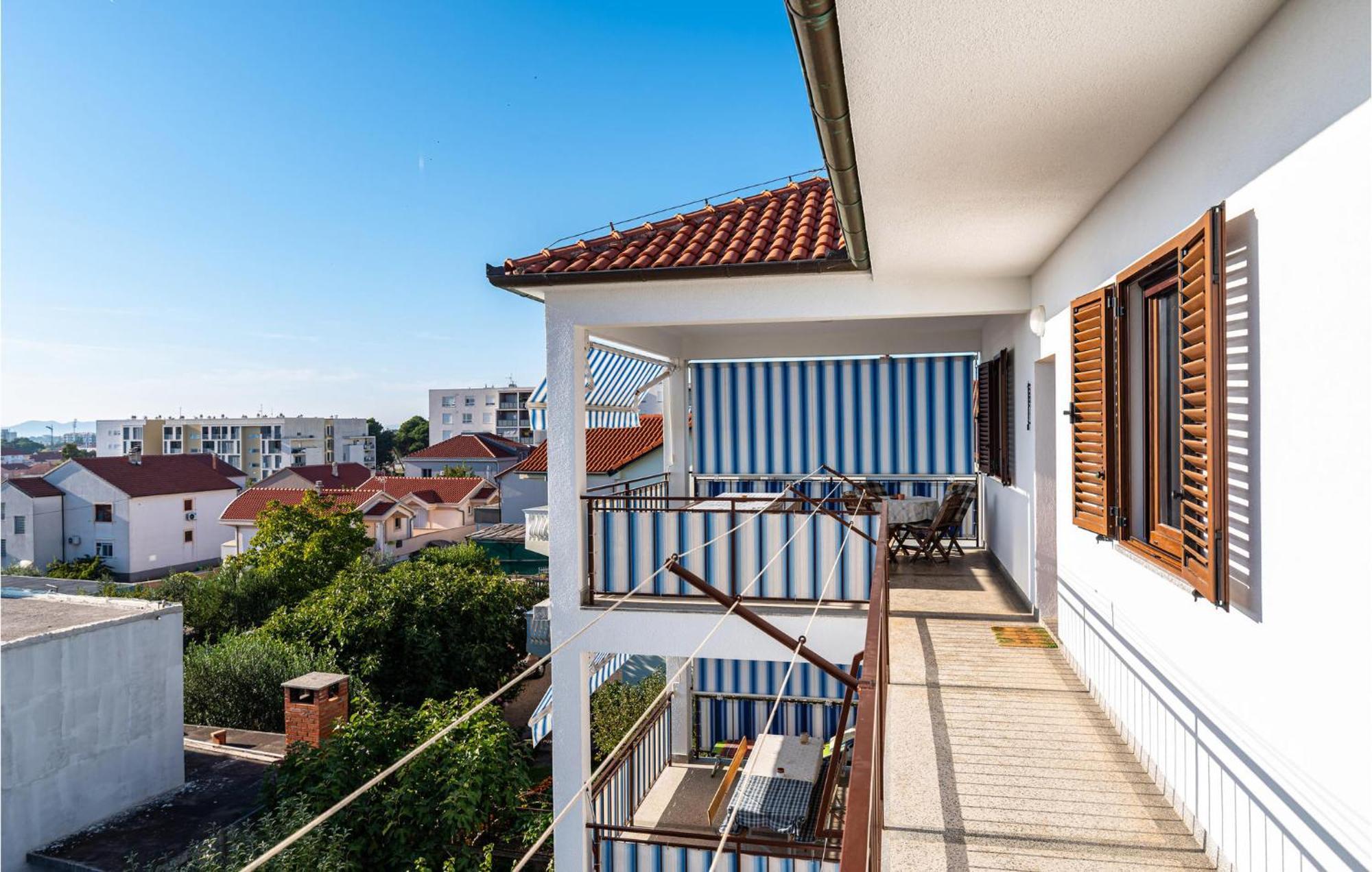 2 Bedroom Cozy Apartment In Задар Екстер'єр фото