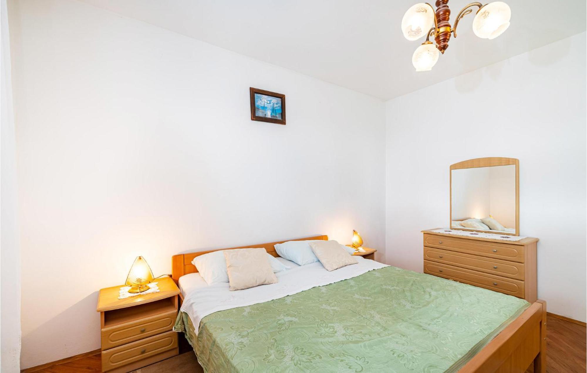 2 Bedroom Cozy Apartment In Задар Екстер'єр фото