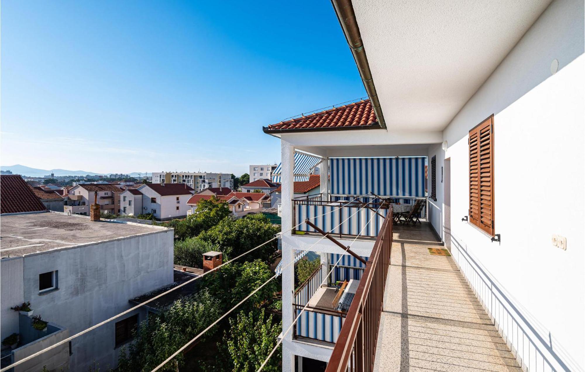 2 Bedroom Cozy Apartment In Задар Екстер'єр фото